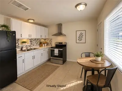 305 North 15th Street C, Las Vegas, NV 89101 Kitchen