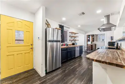 2941 Vegas Drive, Las Vegas, NV 89106 