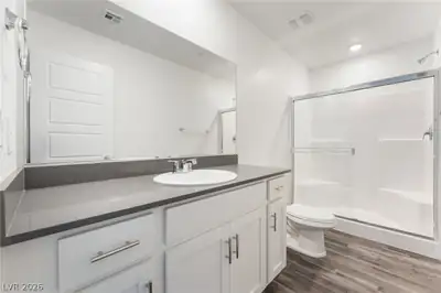 1442 Foley Bay Drive, North Las Vegas, NV 89084 Primary Bathroom