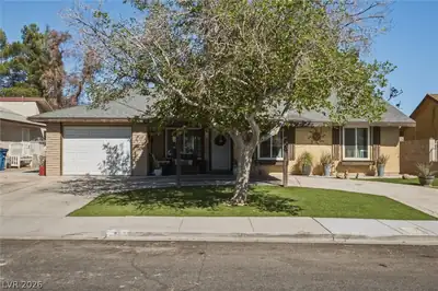 61 Lafaette Street, Las Vegas, NV 89110 Front of Structure