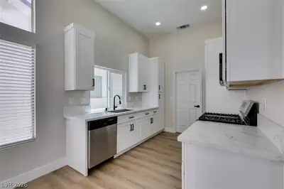 272 Grand Teton Drive, Henderson, NV 89074 Kitchen