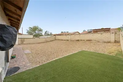 1612 Joshua Tree Court, Las Vegas, NV 89108 Yard