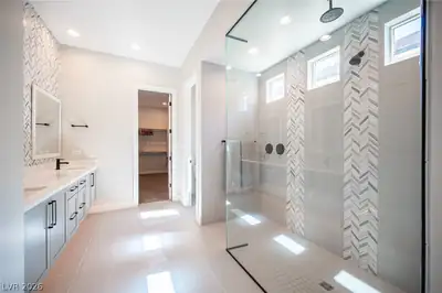 3013 Sierra Juniper Court, Las Vegas, NV 89138 Primary Bathroom