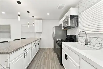 1908 Cedar Avenue, Las Vegas, NV 89101 Kitchen