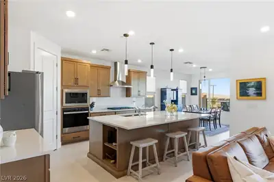 6424 Belgrossa Bend Street, Las Vegas, NV 89166 Kitchen
