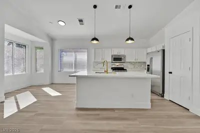 8433 Sea Glen Drive, Las Vegas, NV 89128 Kitchen