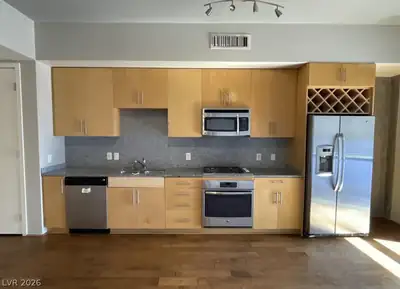 353 East Bonneville Avenue 631, Las Vegas, NV 89101 Kitchen