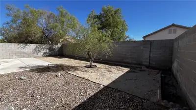 9059 IRON CROW Avenue, Las Vegas, NV 89147 Yard