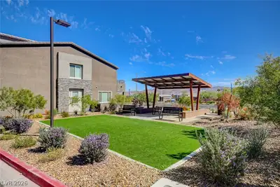 377 Powell Crest Drive, Henderson, NV 89015 Yard