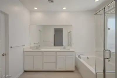 377 Powell Crest Drive, Henderson, NV 89015 Primary Bathroom