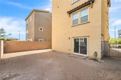 811 North Water Street, Henderson, NV 89015 Yard