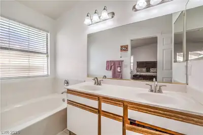 2560 Fort Lauderdale Drive, Las Vegas, NV 89156 Primary Bathroom