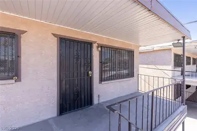 3718 Hazelwood Street 23, Las Vegas, NV 89119 Entry