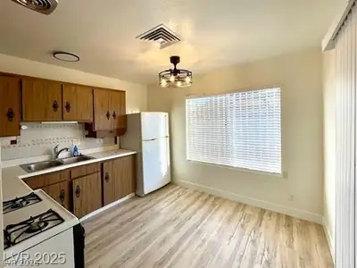 7135 Kenwood Street 7135, Las Vegas, NV 89147 Kitchen