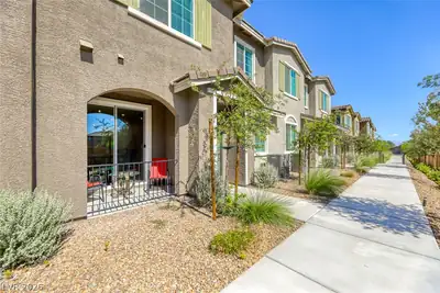 20 Barbara Lane 34, Las Vegas, NV 89183 Patio