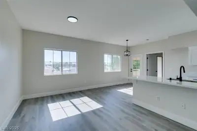 3400 Cabana Drive 2004, Las Vegas, NV 89122 