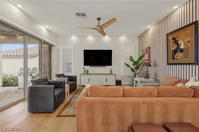 24 Cliffwater Street, Henderson, NV 89011 
