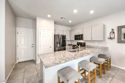 7223 Glimmer Point Street, North Las Vegas, NV 89084 Kitchen