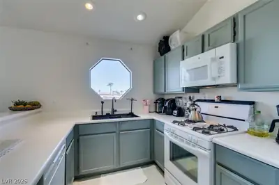 5016 South Rainbow Boulevard 202, Las Vegas, NV 89118 Kitchen