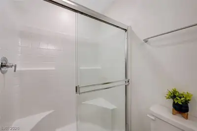6515 Taffrail Avenue, Las Vegas, NV 89118 Primary Bathroom