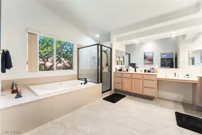 8809 Stafford Springs Drive, Las Vegas, NV 89134 Primary Bathroom