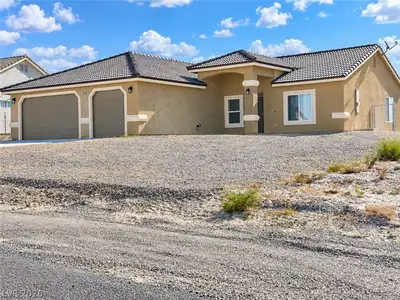 2151 Iroquois Avenue, Pahrump, NV 89048 Front of Structure