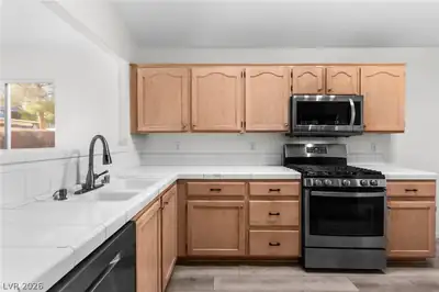 5909 Silver Heights Street, Las Vegas, NV 89130 Kitchen