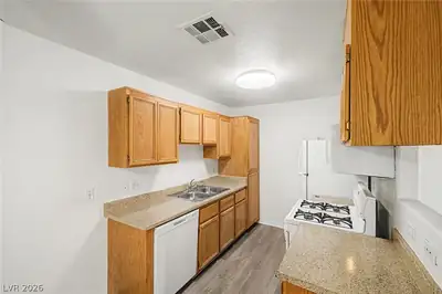 4730 CRAIG Road 2096, Las Vegas, NV 89115 Kitchen