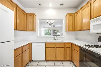 2324 CANYON SONG Avenue, Laughlin, NV 89029 Kitchen