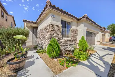 8227 Oasis Bloom Street, North Las Vegas, NV 89085 Front of Structure