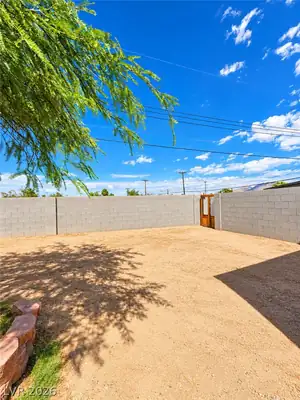 4404 Avondale Avenue, Las Vegas, NV 89121 Yard