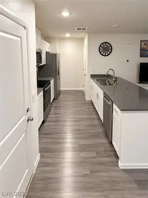 7372 Axel Creek Street, North Las Vegas, NV 89084 Kitchen