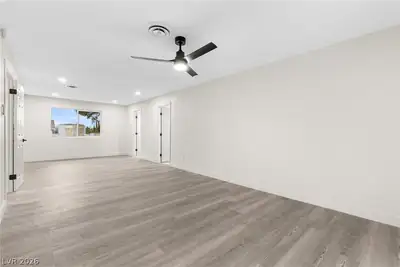 271 East Middleton Drive, Henderson, NV 89015 Primary Bedroom