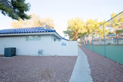 2112 Willowbury Drive C, Las Vegas