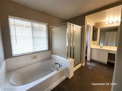 8116 Retriever Avenue, Las Vegas, NV 89147 Primary Bathroom