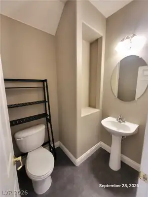 8116 Retriever Avenue, Las Vegas, NV 89147 Bathroom