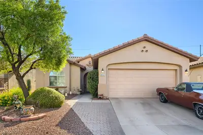 3711 Halter Drive, Las Vegas, NV 89122 Front of Structure