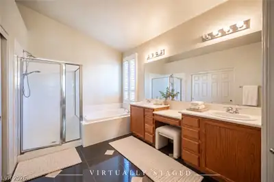 10005 Pebble Path Court, Las Vegas, NV 89148 Primary Bathroom