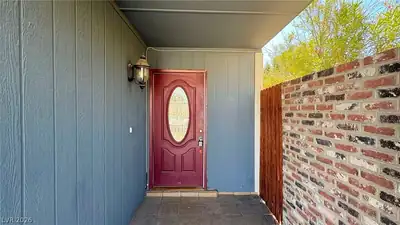 7805 APLIN Avenue, Las Vegas, NV 89145 Entry