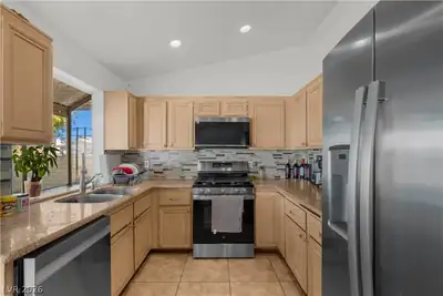 6576 Goldencreek Way, Las Vegas, NV 89108 Kitchen