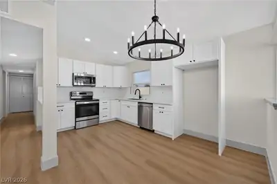 2806 Perliter Avenue, North Las Vegas, NV 89030 Kitchen