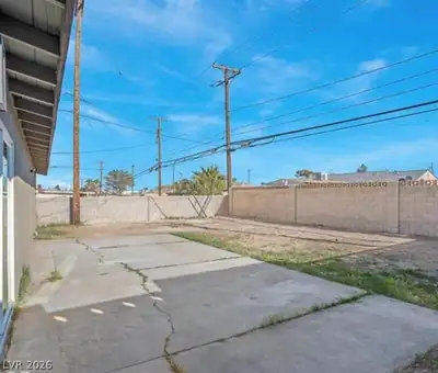 4629 Alta Drive, Las Vegas, NV 89107 Yard