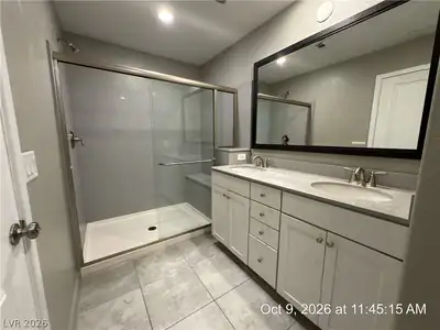 3162 Arco Avenue, Henderson, NV 89044 Primary Bathroom