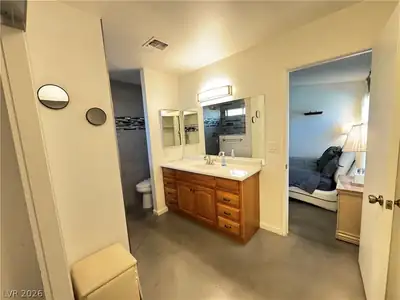 7267 Sixshooter Drive, Las Vegas, NV 89119 Primary Bathroom