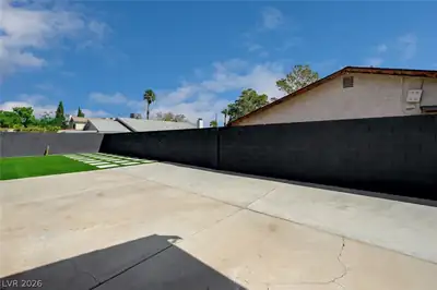 5646 Ibanez Avenue, Las Vegas, NV 89103 Yard