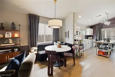 3561 Unique Way, Las Vegas, NV 89129 Dining Area