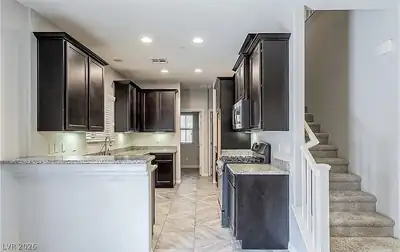 1071 Fish Pond Avenue, Henderson, NV 89014 Kitchen