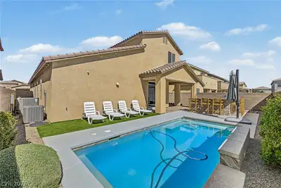 3935 Henny Avenue, Las Vegas, NV 89141 Pool