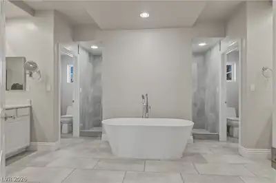 10671 Capesthorne Way, Las Vegas, NV 89135 Primary Bathroom