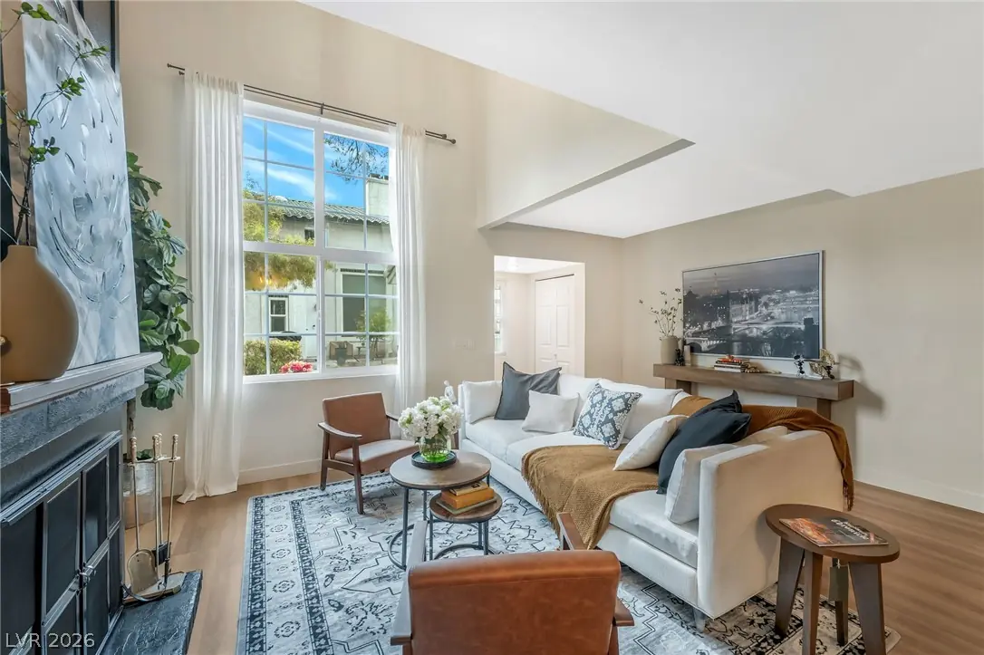 2471 Old Forge Lane 105, Las Vegas, NV 89121
